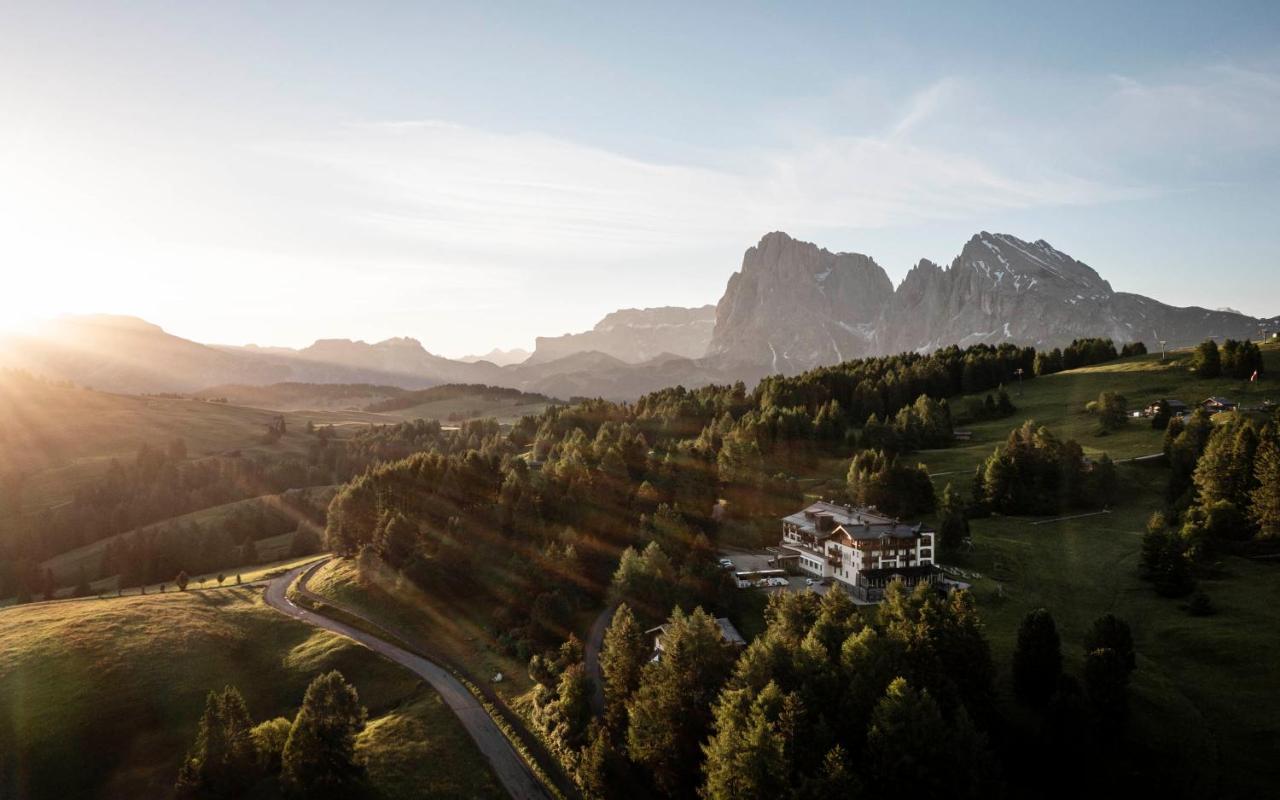 Hotel Steger-Dellai Alpe Di Siusi Exterior foto